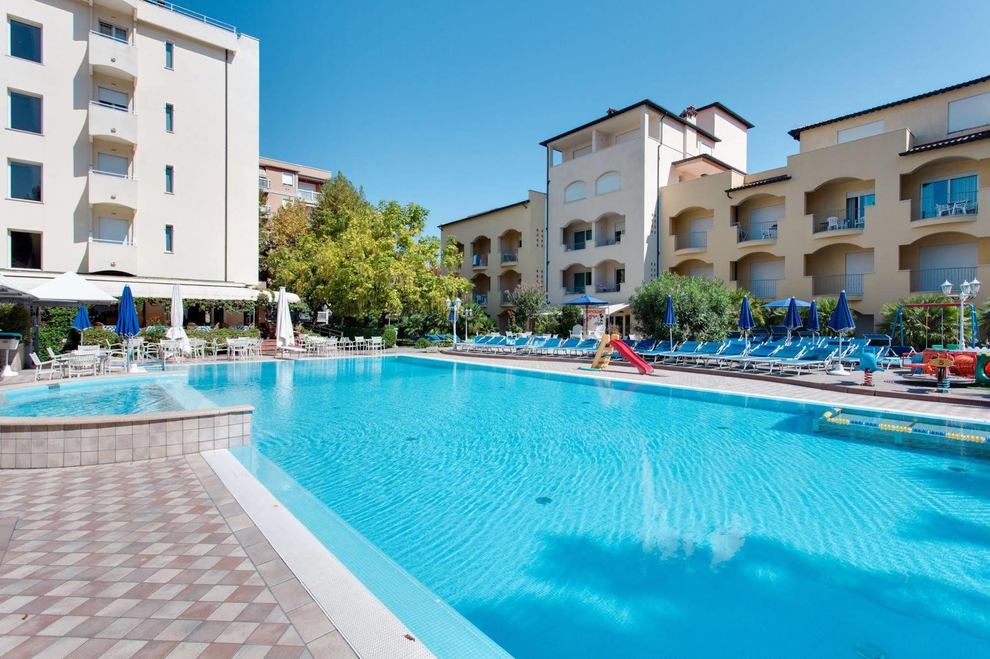 Hotel Sport & Residenza Cesenatico Ngoại thất bức ảnh